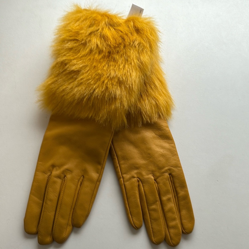 Women’s fur cuff leather gloves. Size M/L